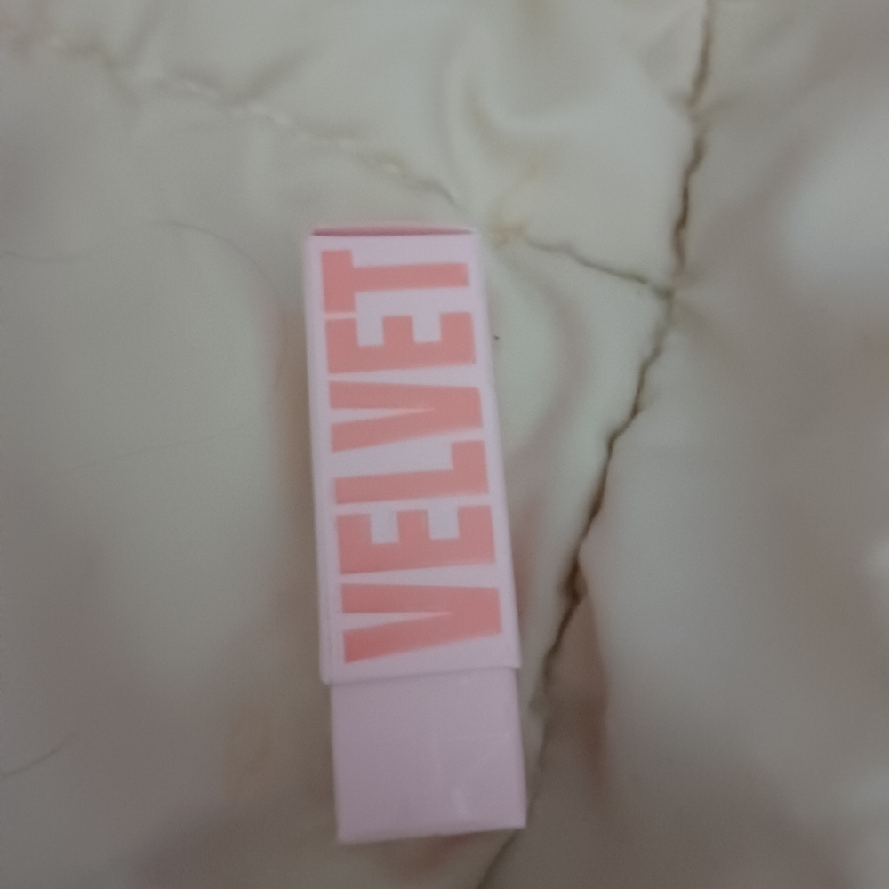 Jeffree Star Velvet Trap Lipstick Fire Starter